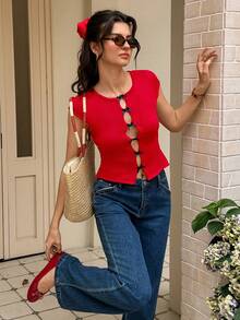 Áo dệt kim tay ngắn cổ tròn màu đỏ với chi tiết khoét hình giọt nước và điểm nhấn nơ. - Đỏ - Xem 2