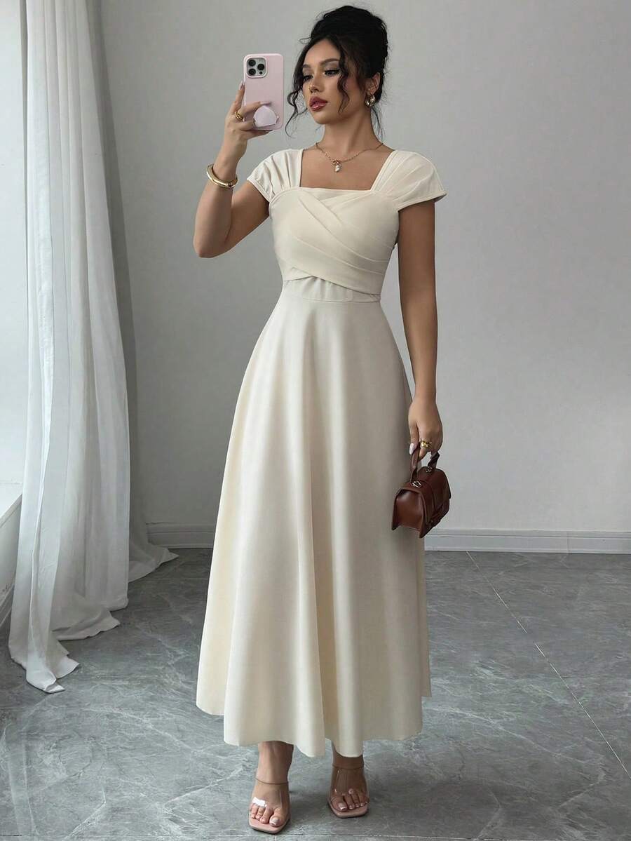 Modelyn 優雅乳白色夏季女裝洋裝,方領短袖百褶腰A字版型飄逸洋裝,適合辦公室商務休閒與婚禮賓客穿著 - 杏色 - 查看 1