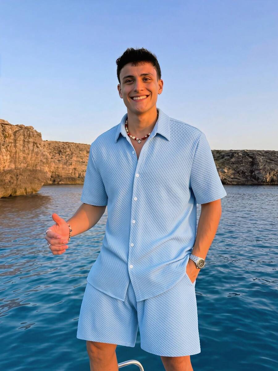 Solantero Manfinity Swimmode 男士撞色短袖衬衫短裤套装 男士泳裤 纹理面料男士泳裤 男士夏季休闲纯色纹理衬衫短裤套装 男士泳裤 男士泳裤,假日 - 藍色 - 查看 1