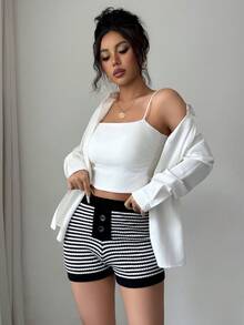 SHEIN Elenzya 女士撞色条纹针织法式复古风显瘦拉长腿通勤休闲两件套毛衣短裤套装 - 黑與白 - 查看 4