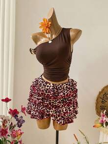 Soleia Set da 2 pezzi con top a colletto asimmetrico in colore unito e pantaloncini con stampa leopardata, taglie comode - Multicolore - Visualizzare 4