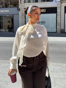 女式高领长袖系带袖口优雅别致通勤衬衫，带蝴蝶结 - 杏色 - 查看 1