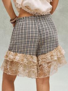 Bohemela Quần short nữ dáng rộng, chất liệu vải dệt kẻ caro, phối ren tương phản, có hai lớp bèo nhún ở gấu quần. - Nhiều màu - Xem 8