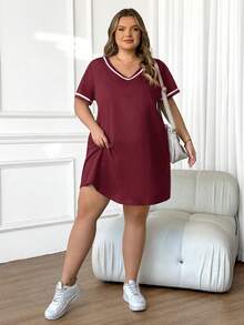 SHEIN CURVE+ 大码女式时尚休闲V领撞色缎带黑色针织连衣裙 - 酒紅色 - 查看 7