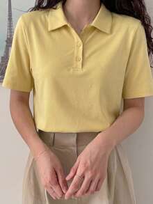 DAZY Kaos Wanita Lengan Pendek Kerah Lipat Sederhana dengan Kancing Seperempat, Warna Polos, Musim Panas - Kuning - View 3