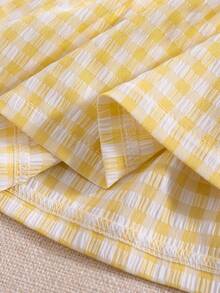 SHEIN Bộ đồ 2 món cho bé gái 0-3 tuổi, thích hợp mặc thường ngày mùa xuân/hè, màu vàng nhạt kẻ caro dễ thương, gồm áo hai dây và quần short. - Nhiều màu - Xem 8