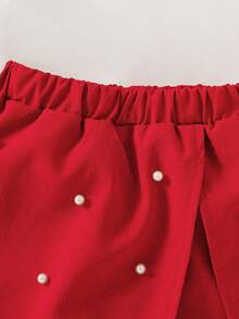 SHEIN Elladie kids 两件套女童休闲新款T恤套装，女童两件套，白色荷叶边领罗纹上衣配红色花朵胸针+红色珍珠装饰短裙套装，幼儿儿童优雅短袖上衣和高腰开衩短裙，适合派对、生日、休闲场合。女童衬衫，女童裙装，女童春季服装，女童套装，3-4岁女童每日穿搭，夏季服装……柔软连衣裙，魅力连衣裙，时尚正式连衣裙，基础款，度假风，派对装扮 - 彩色 - 查看 12