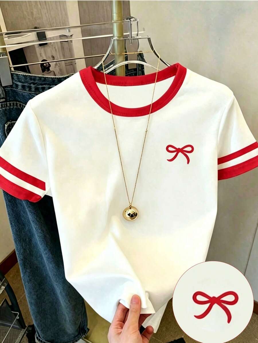 少女T恤,復古美式校園經典Logo圖案短袖套頭衫,美式學院風度假穿著,白色修身休閒日常風格,舒適百搭適合日常穿著;馬術粉色修身短套裝,適合春夏秋冬四季;粉色滾邊T恤,可愛少女上衣,Kawaii風格,俏皮夏季T恤 - 彩色 - 查看 1