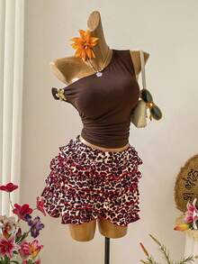 Soleia Set da 2 pezzi con top a colletto asimmetrico in colore unito e pantaloncini con stampa leopardata, taglie comode - Multicolore - Visualizzare 7