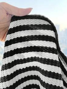 SHEIN Set elegante da ragazza per vacanze casual, composto da top a maniche corte con arricciature e pantaloni abbinati, in maglia jacquard a righe. Set di abbigliamento a righe, in bianco e nero, due pezzi a righe, pantaloni a righe, top a righe, set da ragazza, outfit estivi da ragazza, set di pantaloni da ragazza per primavera ed estate - nero - Visualizzare 5