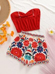 SHEIN Sparklyn 这款专为少女设计的两件套夏季时尚休闲度假套装，包含一件提花纹理抹胸上衣和一条短裤。面料柔软亲肤，短裤则印有甜美的图案，打造出清爽甜美的海滩度假造型，是夏季度假的理想之选。 - 橘色 - 查看 2