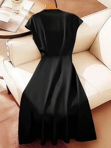 SHEIN Franclia Elegant V-Neck Short Sleeve A-Line Midi Dress, Versatile For Commuting And Leisure, Green, Spring/Summer - Black - View 2