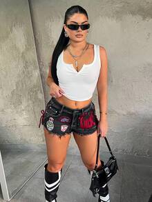 Dayanna Comas 女士夏季音乐会狂欢节外出文艺复兴博览会俱乐部性感 Y2K 罗纹针织白色缺口领短款背心 - 白色 - 查看 3