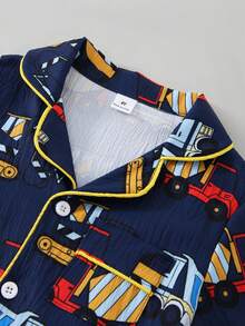 2 pièces Ensemble de vêtements d'intérieur pour jeune garçon avec motif de voiture de dessin animé. Cardigan à col contrasté en tissu jacquard cool et pantalon - Multicolore - Voir 3