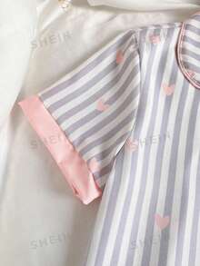 SHEIN Ensemble de tenues d'été légères pour adolescentes, imprimé cœur rayé frais et élégant, garniture et poignets contrastés en rose, doux et confortable, ensemble 2 pièces de loungewear avec cardigan à manches courtes et shorts - Rose bonbon - Voir 3