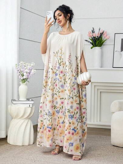Yasmyna Đầm maxi tay cánh dơi in hoa, tôn dáng và thanh lịch, màu trắng.