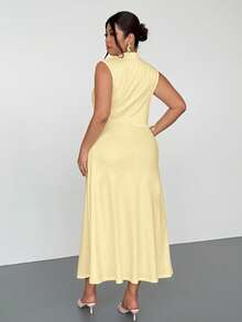 Firerie Vestido de graduación elegante de verano talla grande color amarillo mantequilla con cuello alto, sin mangas, fruncido y bajo acampanado, vestido de trabajo elástico fruncido tipo shift - Amarillo - Ver 2