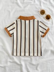 SHEIN Vintaside Kids 男婴休闲提花条纹短袖polo衫，独特编织图案，领口纽扣设计方便穿脱，罗纹袖口。适合春夏婴幼儿穿着，尺码6个月至3岁。 - 棕色 - 查看 3
