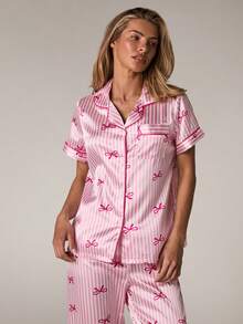 SHEIN BAE 女士仿丝条纹蝴蝶结领短袖睡衣套装 - 粉色 - 查看 1