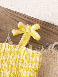 SHEIN Playful Pals 女婴舒适时尚休闲套装，常规厚度，可爱蝴蝶结3D立体花卉格纹背带上衣搭配刺绣牛仔裤，两件套，适合春夏季节日常穿着，居家、外出、旅行、上学、度假等场合。 - 黃色 - 查看 9