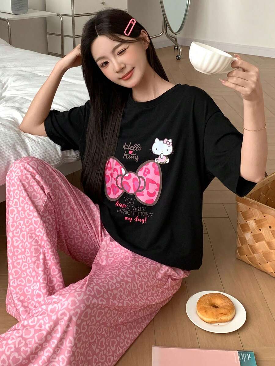 HELLO KITTY | DAZY 女士甜美蝴蝶结印花T恤和豹纹睡裤套装,夏季 - 黑色 - 查看 1