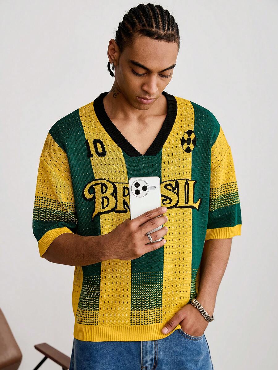 GALLERY FADE 男士對比條紋與字母印花V領短袖針織上衣,足球風 - 黃色 - 查看 1