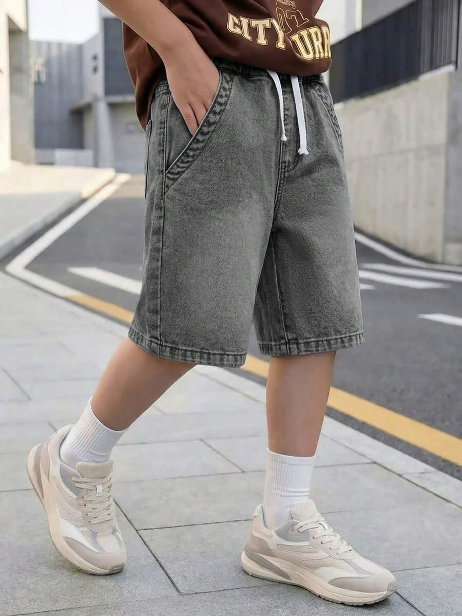 青少年男童夏季弹力腰带抽绳休闲水洗蓝直筒宽松牛仔百慕大短裤,适合度假、日常穿着、上学、通勤、聚会、居家、节日等场合。 - 灰色 - 查看 1