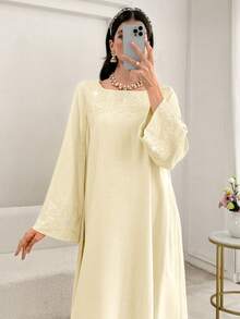 Đầm maxi dài tay màu trơn thanh lịch với họa tiết hoa thêu, gấu váy phồng. - Màu be - Xem 6