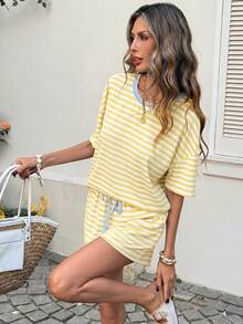 SHEIN LUNE Bộ đồ nữ thường ngày kẻ sọc phối màu, thích hợp cho kỳ nghỉ hè, đi làm, gồm áo thun ngắn tay và quần short. - Màu vàng - Xem 8