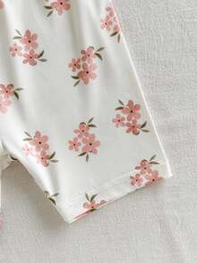 SHEIN Vintaside Kids Abygirl 嬰兒女童白色可愛夏季家庭套裝 花卉印花圓領短袖 T 恤與休閒短褲套裝 時尚嬰兒女童服飾 - 杏色 - 查看 8