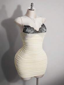 SHEIN ICON 大码女士性感蕾丝撞色网纱紧身迷你连衣裙 - 米色 - 查看 6