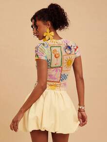 Travachic Áo kiểu nữ tay ngắn ôm dáng, chất liệu lưới xuyên thấu, xếp ly, họa tiết in, kiểu dáng thường ngày, thích hợp cho kỳ nghỉ, thư giãn và các dịp thoải mái khác, thuộc bộ sưu tập Xuân/Hè 2026. - Nhiều màu - Xem 2