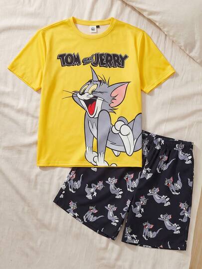 TOM & JERRY X SHEIN Bộ đồ ngủ nam dễ thương, thoải mái, in hình hoạt hình, cổ tròn, tay ngắn và quần short.