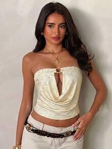 SHEIN Glamour Áo dệt kim đen không tay in họa tiết lá vàng, áo ba lỗ nữ gợi cảm và thời trang, trang phục dự lễ hội âm nhạc, áo hai dây sexy, trang trí cúc gỗ, áo kiểu nữ thông thường, áo không tay. - Màu be - Xem 6