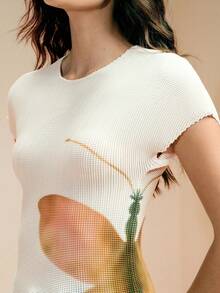 Arave Women's Minimalist Printed Round Neck Short Sleeve Top - White - View 5