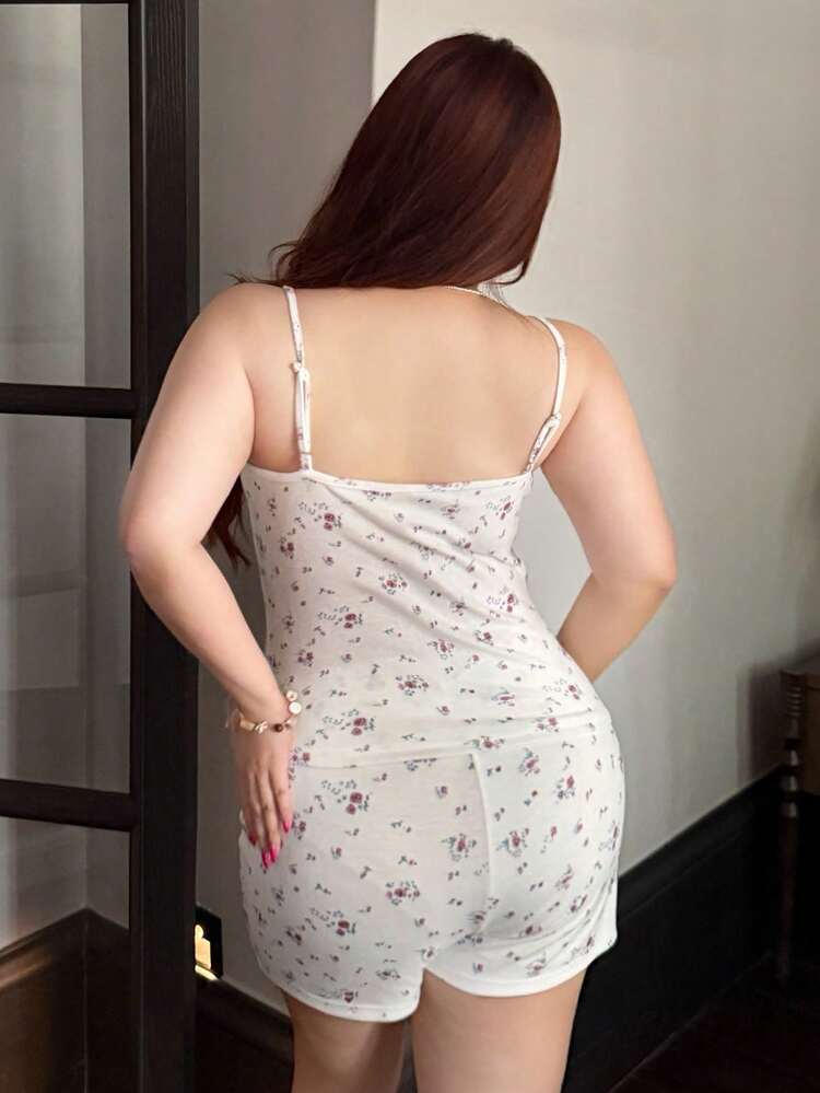 Dazy Plus 2pcs Sweet Ditsy Floral Camisole And Shorts Pajama Set, Sleeveless Crop Top And Lounge Pants, Plus Size Women Spring/Summer Sleepwear