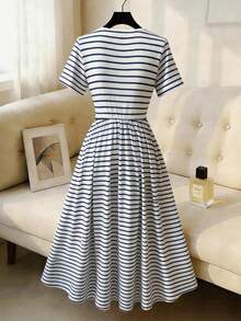 Franclia Đầm ôm dáng cổ chữ V, eo xoắn, kẻ sọc kiểu vintage mới, chất liệu siêu co giãn, thiết kế tinh tế, phong cách retro giản dị, phù hợp cho mặc hàng ngày, đi làm, đi nghỉ mát, dự tiệc và các dịp khác. - Màu xanh lam - Xem 2