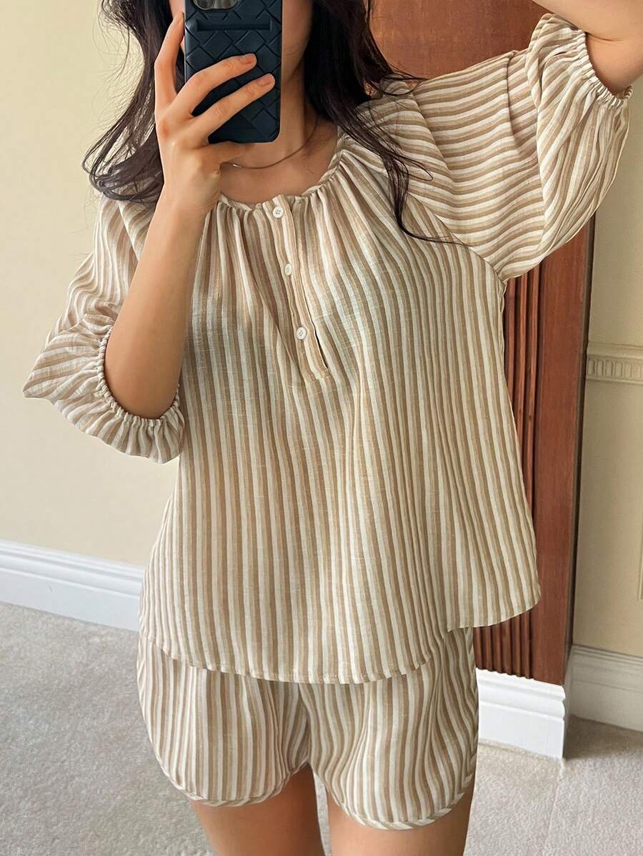 DAZY 女士条纹上衣和短裤休闲家居服套装 - 卡其色 - 查看 1