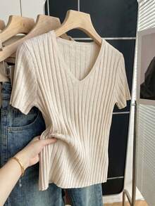 SHEIN Franclia Áo nữ mùa hè mới, chất liệu dệt kim gân màu trắng ngà, tay ngắn, cổ chữ V, dáng ôm, viền ren, họa tiết sọc dọc, phong cách tối giản thường ngày. - Màu be - Xem 4