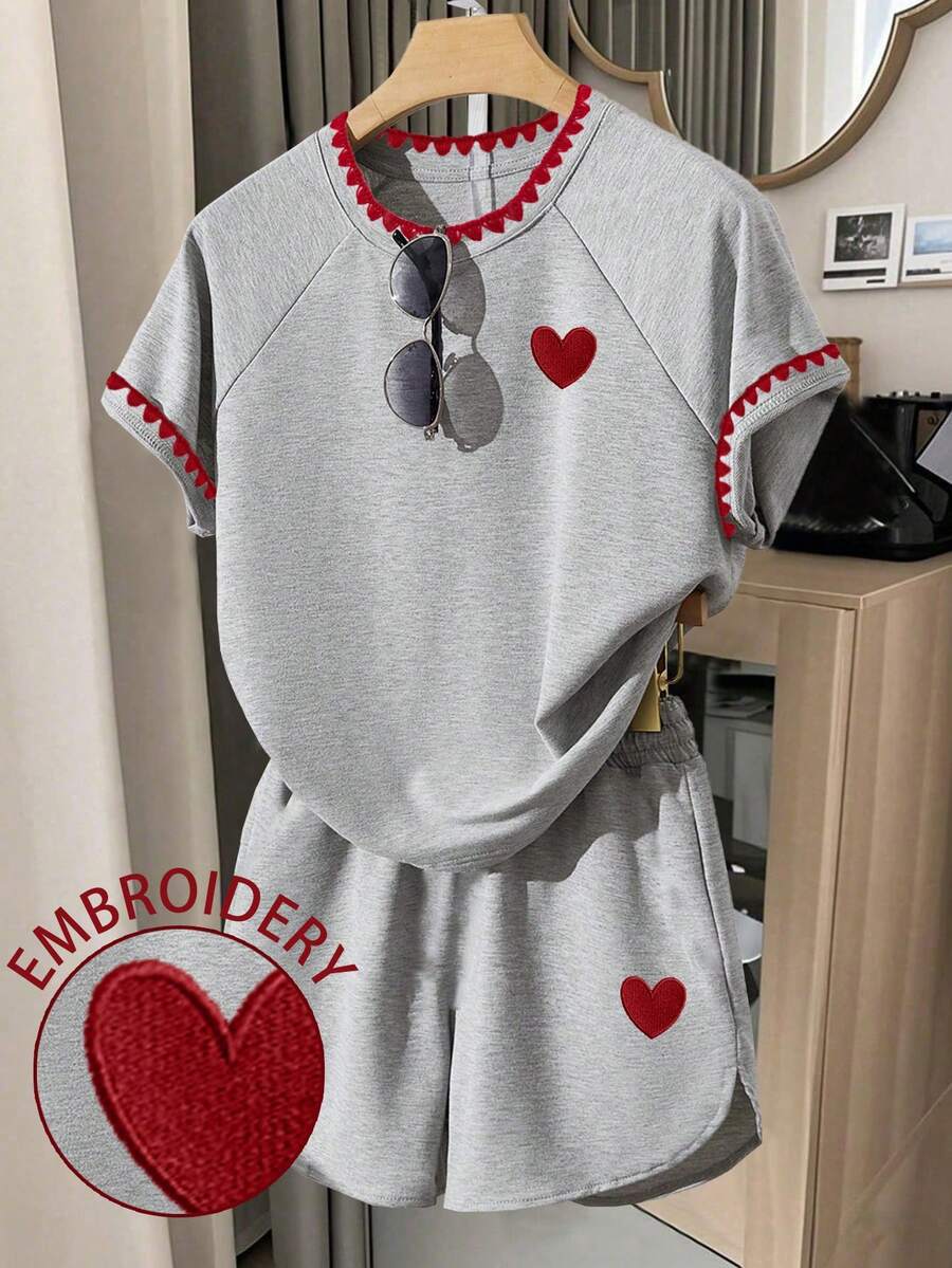 Tween Girl Colorblock Shell Embroidered Heart Graphic Tee And Shorts 2-Piece Set, Casual Raglan Sleeve Pocket Shorts Outfit For Summer, Versatile Basic Outdoor Soft Round Neck Tee And Shorts Set, Suitable For Spring/Summer Daily, Vacation, Holidays, Spring Vibes, Summer Vibes - Grey - View 1
