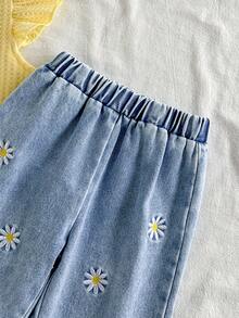 SHEIN Vintaside Kids 女嬰淡黃色夏季可愛荷葉袖上衣 & 雛菊刺繡毛邊牛仔褲套裝，寬鬆舒適度假外出穿搭 - 黃色 - 查看 11