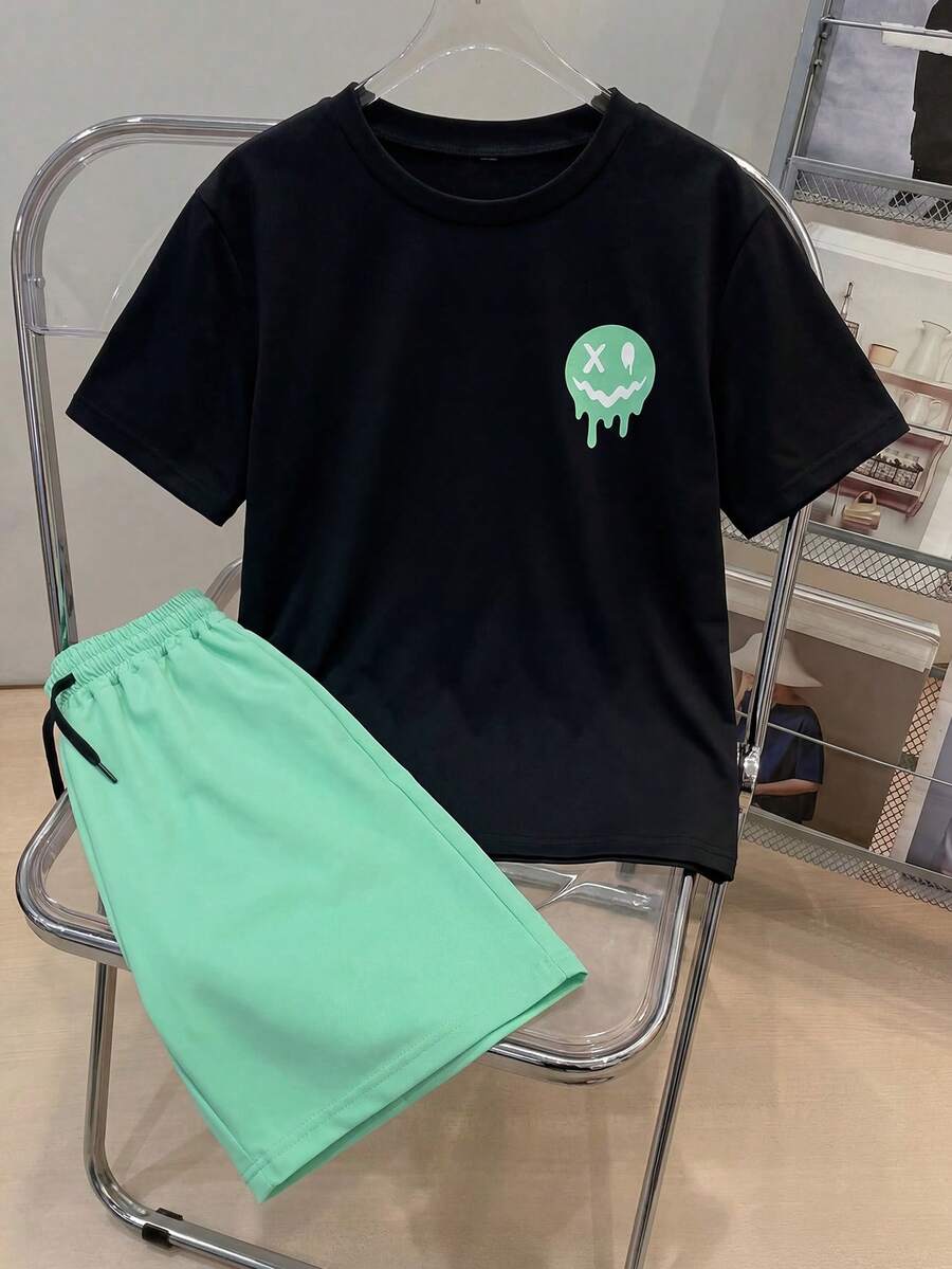 SHEIN Bộ 2 áo phông đen thời trang cho bé trai tuổi teen và quần short xanh lá cây thường ngày - màu xanh lá - Xem 1