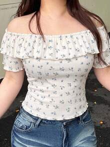 Dazy Plus Áo thun ngắn tay mùa hè dáng crop top cổ tròn buộc dây phía trước họa tiết hoa nhí nhỏ xinh - Màu be - Xem 2