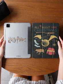 HARRY POTTER X SHEIN 这款透明亚克力三折双面印刷蝙蝠扫帚图案保护套，兼容 iPad Mini 6/ Mini 7/Air/Air 2/9.7/10.5/10.2/Air 4/Air 5/10.9/Pro 11/10/2024 Air 11 (M2)/Pro 11 (M4) 2024/Air 11 英寸 (M3) 2025/iPad (A16) 11 英寸第 11 代 2025 款。高透明度保护套，产品不含触控笔。部分型号的保护套框架内设有触控笔插槽。 - 彩色 - 查看 7