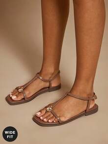 SHUZIA Women's Wide-Fit Fashion Casual Comfy Toe Ring Thone Flat Sandals - Mocha Brown - View 3