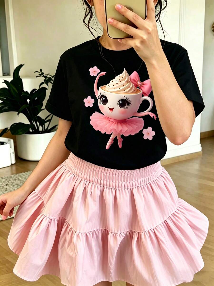 SHEIN 春夏少女休闲时尚创意个性清新简约可爱卡通杯芭蕾少女粉色蝴蝶结爱心花朵图案印花休闲基础款短款T恤,舒适日常穿着,适合春、夏、秋季穿着。 - 黑色 - 查看 1