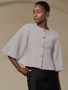Aveloria Zanirela Áo blazer nữ thanh lịch, sang trọng, thiết kế cao cấp kiểu Pháp cổ điển, họa tiết xương cá, cổ tròn, tay lỡ xòe cánh hoa, eo thắt, cúc kim loại. - Màu Xám nhạt - Xem 5