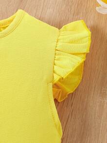 SHEIN Elladie kids 4-7Y 2pcs/Set Girls Casual Textured Yellow Round Neck Ruffle Sleeve Shirt & Floral Print Shorts Set,Summer,Matching,Family Vacation,Holiday Outfit - Yellow - View 5
