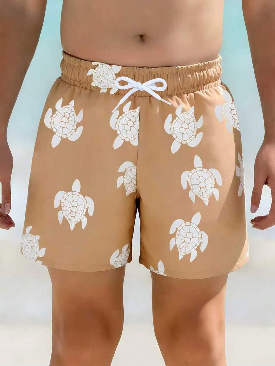 SHEIN Explorewe 幼儿男童绿色海龟图案可爱沙滩泳裤 - 卡其色 - 查看 1