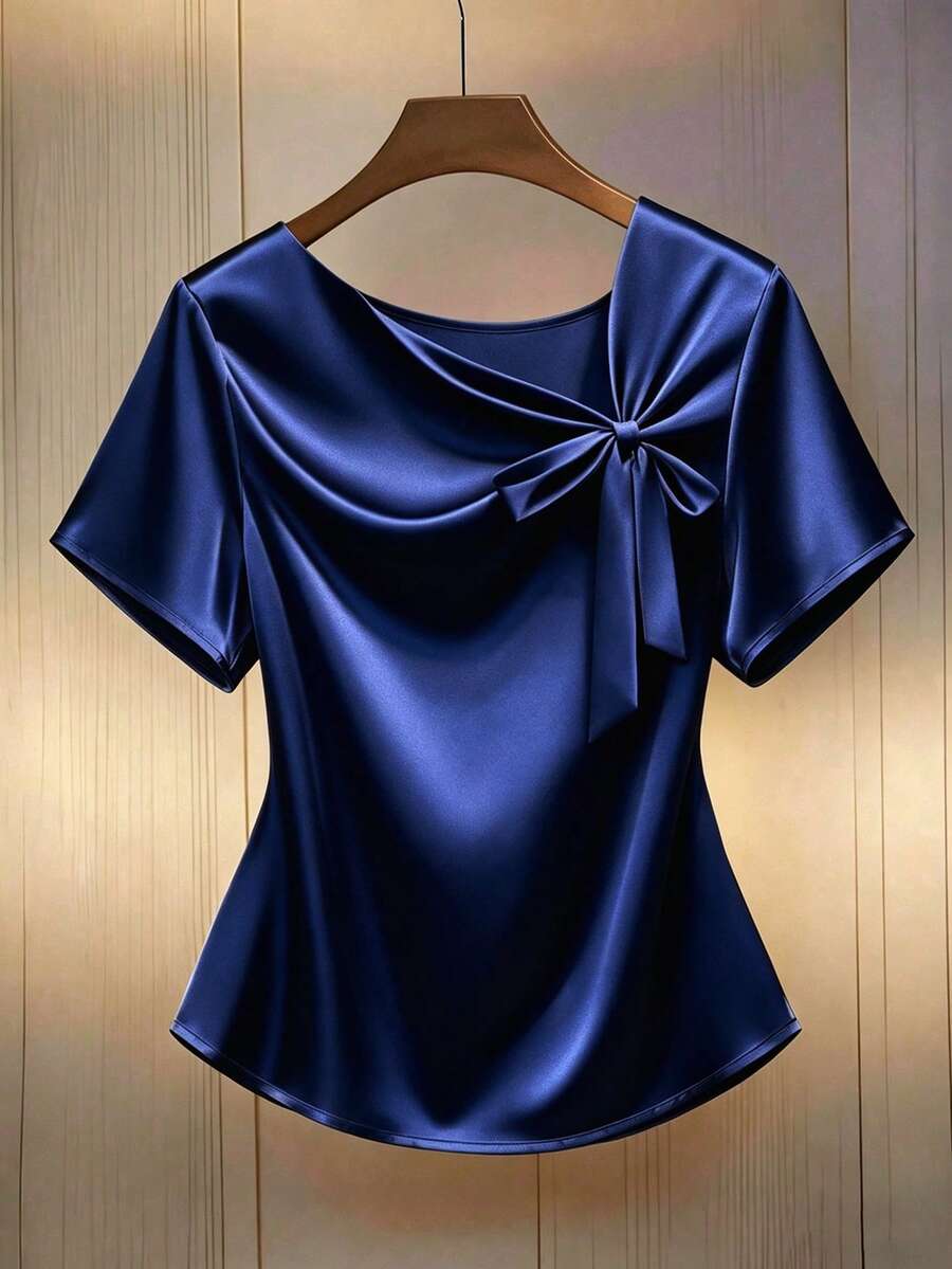 GlowEve CURVE Áo nữ cỡ lớn tay ngắn cổ bẻ bất đối xứng, chất liệu bóng, kiểu dáng thanh lịch và sang trọng, hoàn hảo cho trang phục công sở mùa hè dành cho nữ. - Xanh đậm - Xem 1